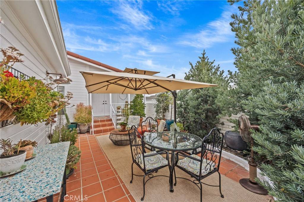 Laguna Hills, CA 92653,23301 Ridge Route DR #246