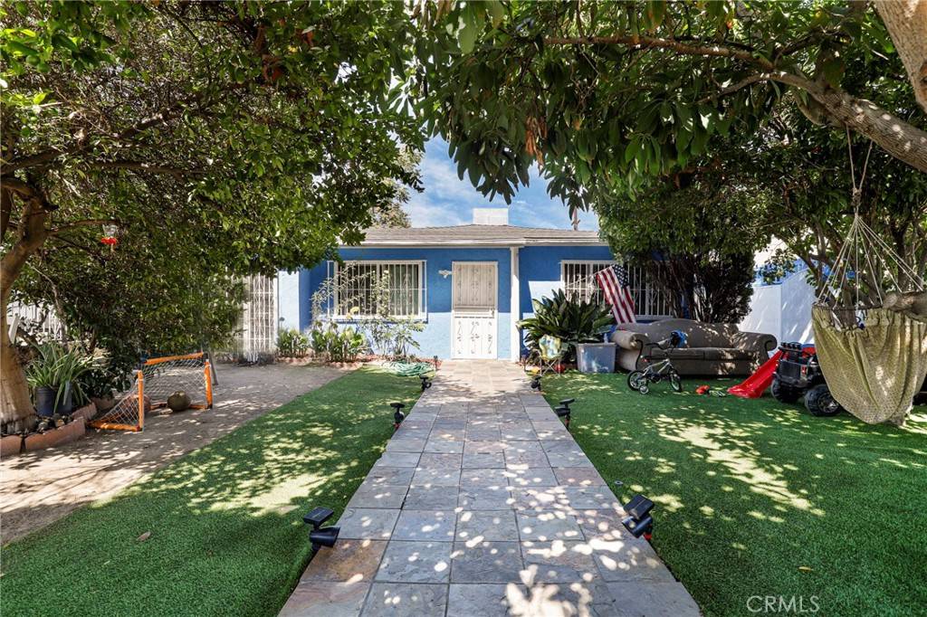 Reseda, CA 91335,7545 White Oak AVE