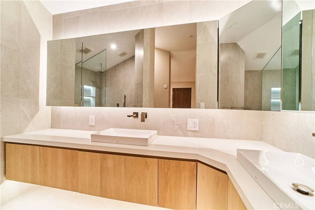 Fullerton, CA 92833,1119 Crestview DR #B