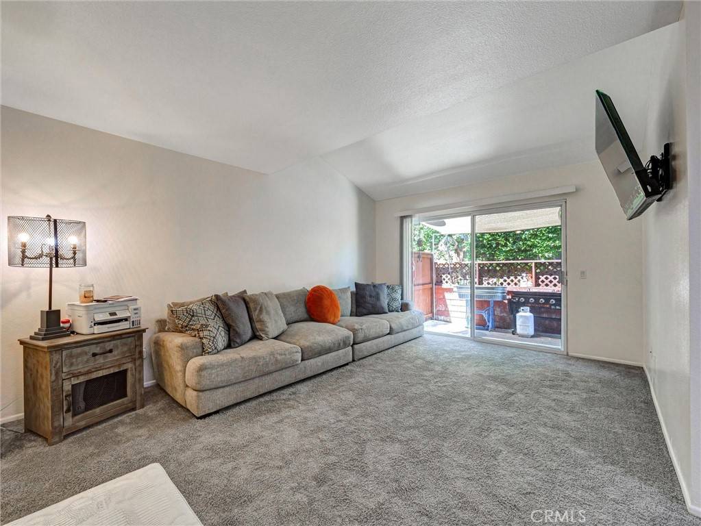 Corona, CA 92881,1744 Forum WAY #C