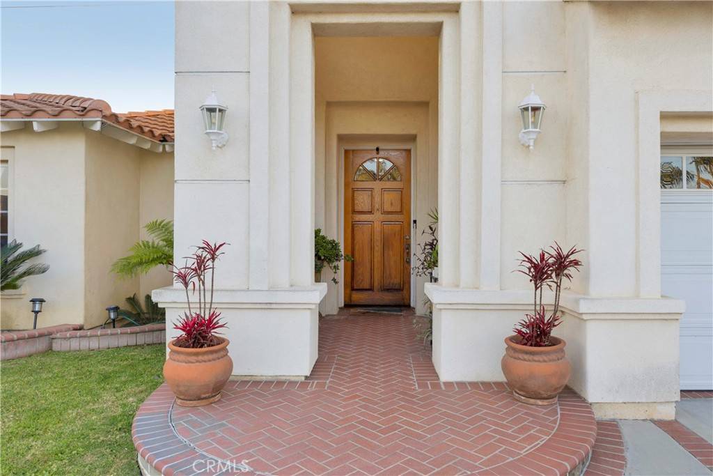 Huntington Beach, CA 92646,9112 Playa DR