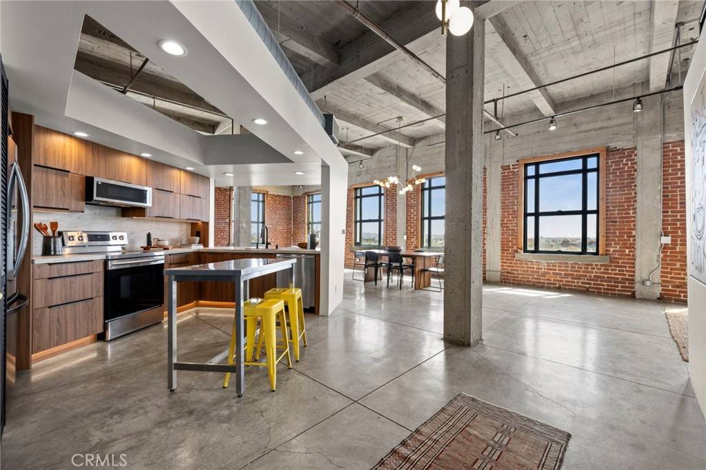 Long Beach, CA 90802,100 W 5th ST #8D