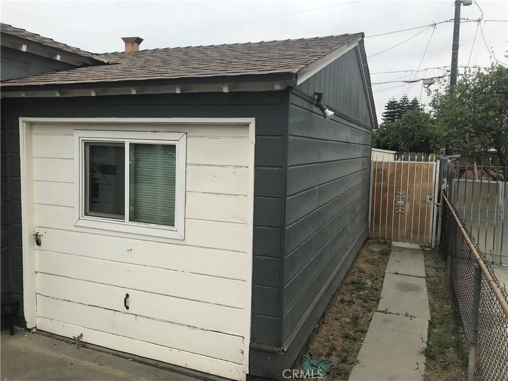 Compton, CA 90222,1512 E 125th ST