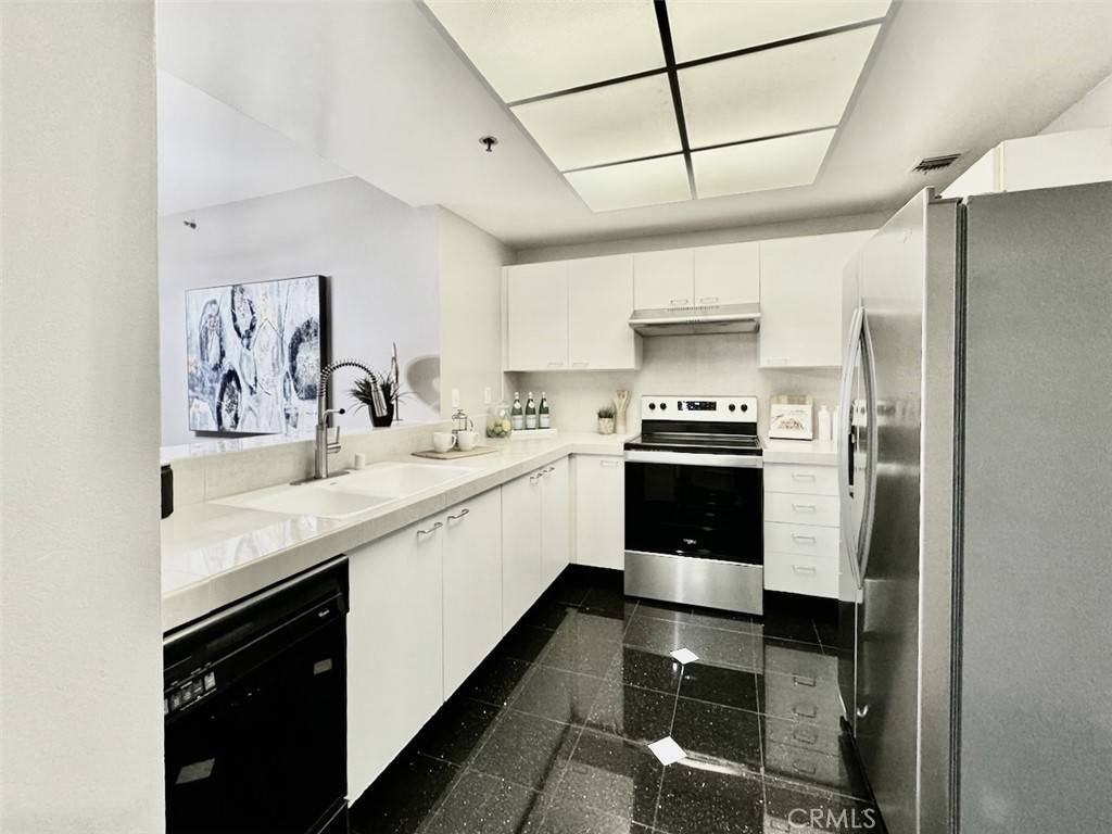 Long Beach, CA 90802,525 E Seaside WAY #305