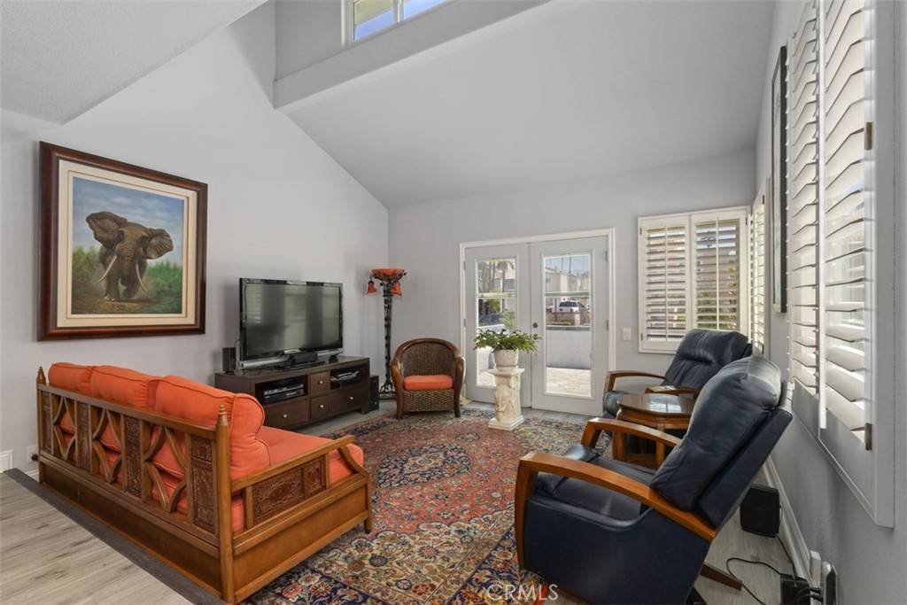 Huntington Beach, CA 92648,305 21st ST