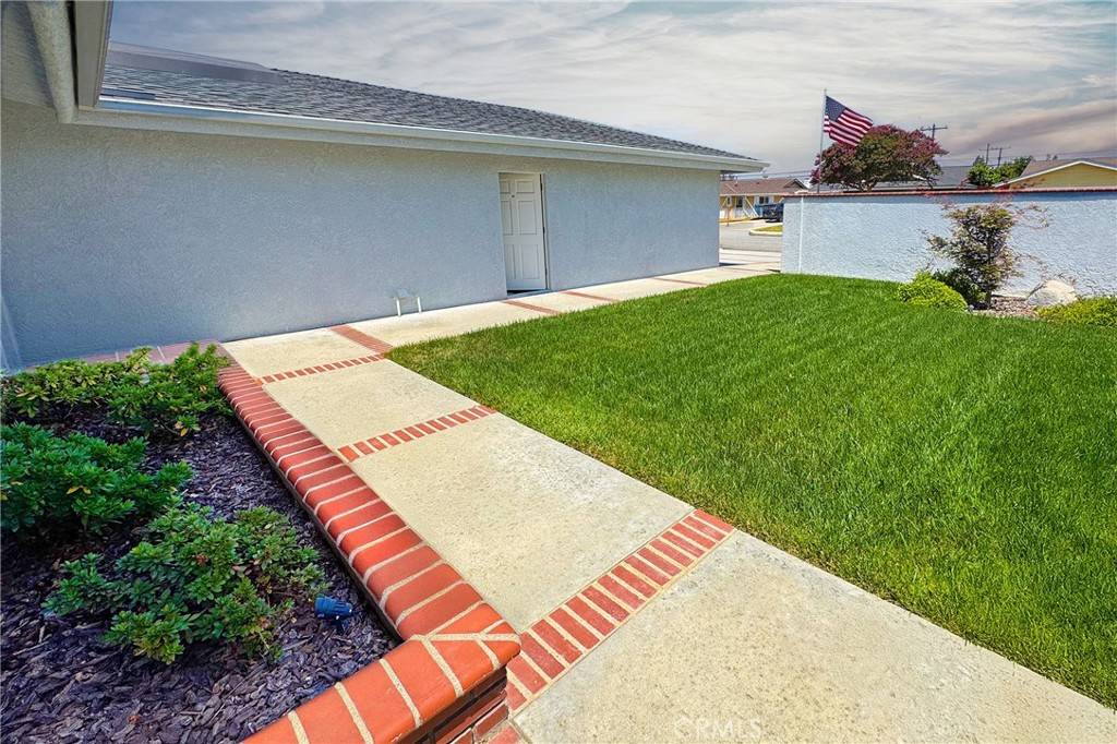 Lakewood, CA 90713,6532 Michelson ST