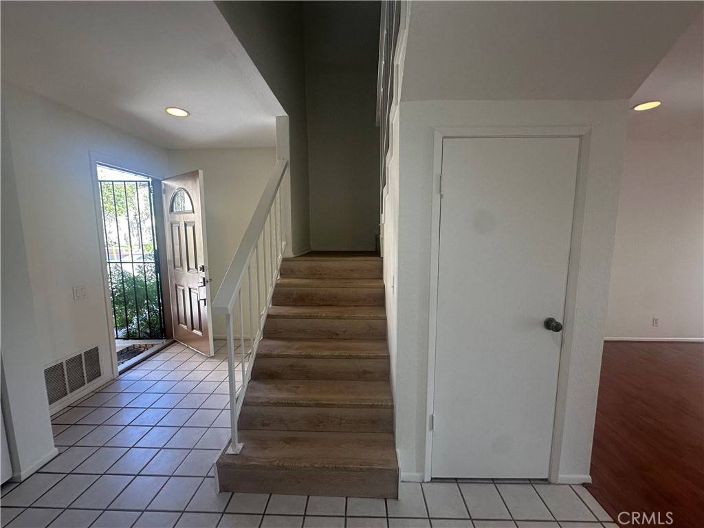 Yorba Linda, CA 92886,4781 Logana
