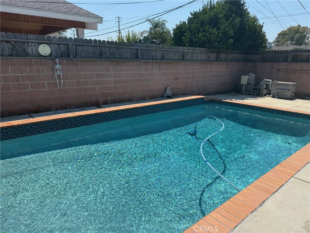 Long Beach, CA 90815,1881 Hackett AVE