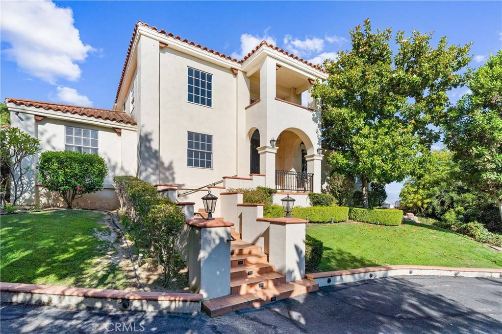 La Habra Heights, CA 90631,927 E Avocado Crest RD