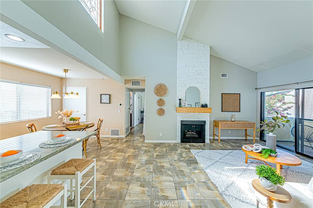 La Habra, CA 90631,1042 E La Habra BLVD #233