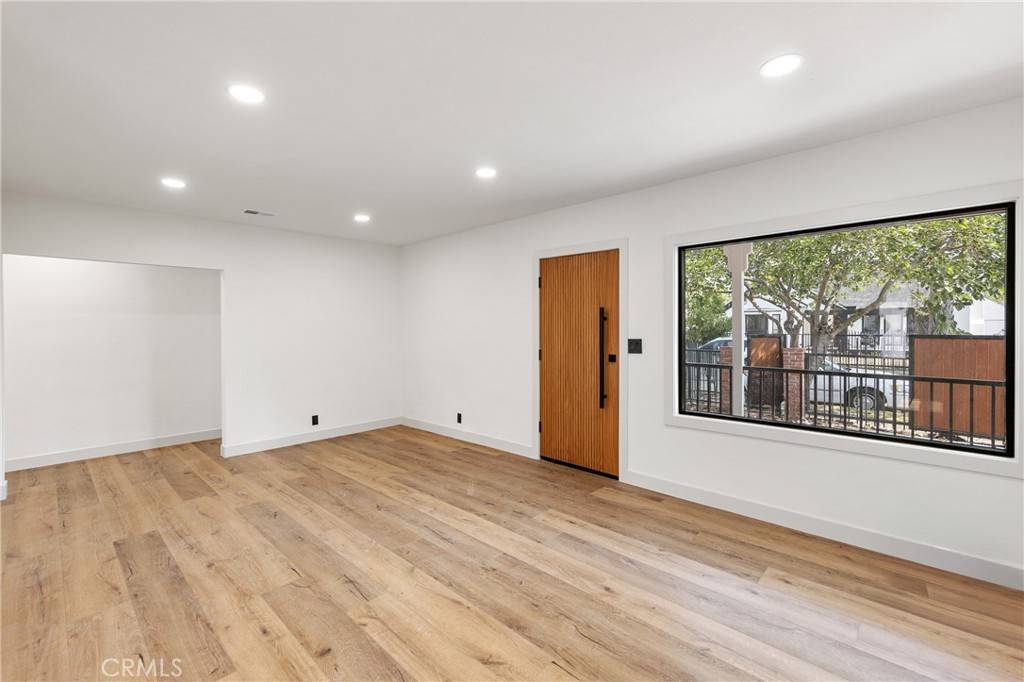 Los Angeles, CA 90034,8954 Kramerwood PL