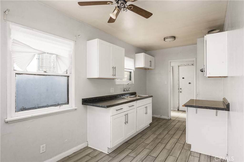 Carson, CA 90810,2744 E Madison ST