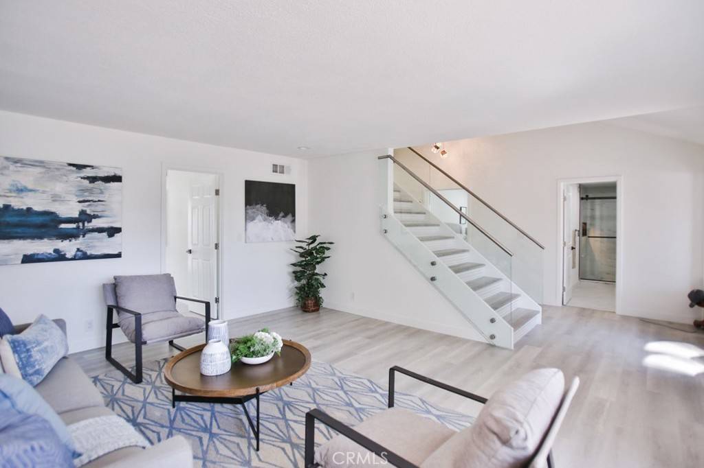 Tustin, CA 92780,2331 Basswood Cir