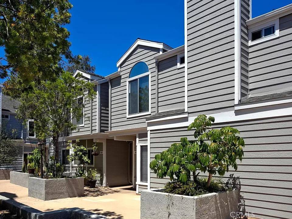 Costa Mesa, CA 92627,260 Victoria ST #D3