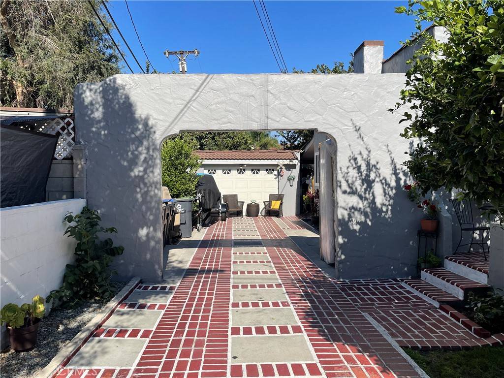 Santa Ana, CA 92703,513 S Shelton ST