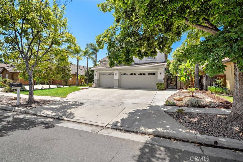 Corona, CA 92881,444 Appleby ST