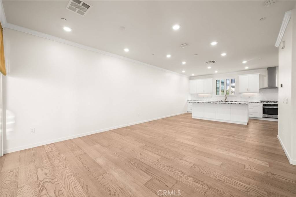 Irvine, CA 92618,111 Cadence