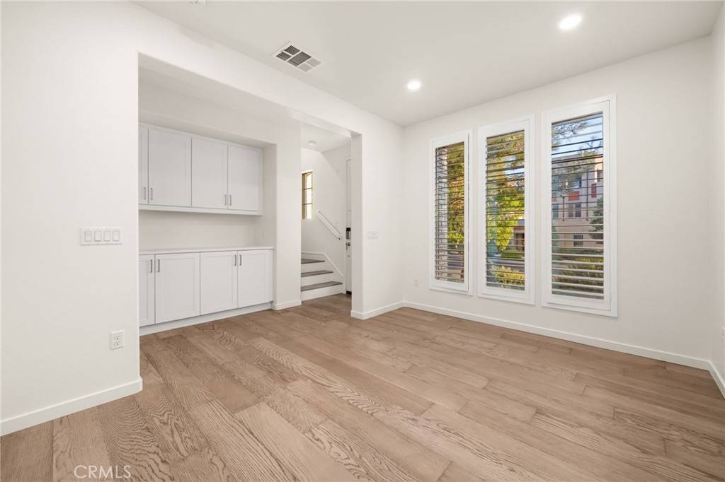 Irvine, CA 92618,111 Cadence