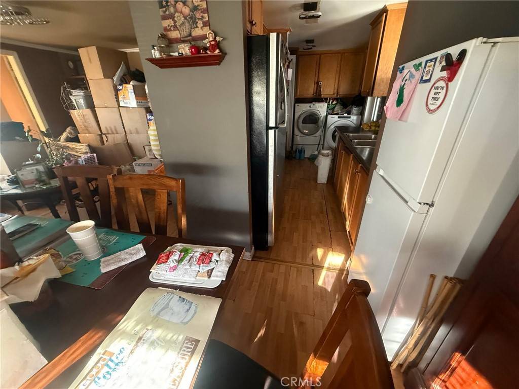 Santa Ana, CA 92704,311 Duke LN