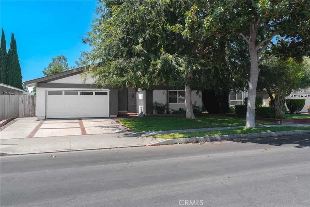 Tustin, CA 92780,1752 Green Meadow AVE