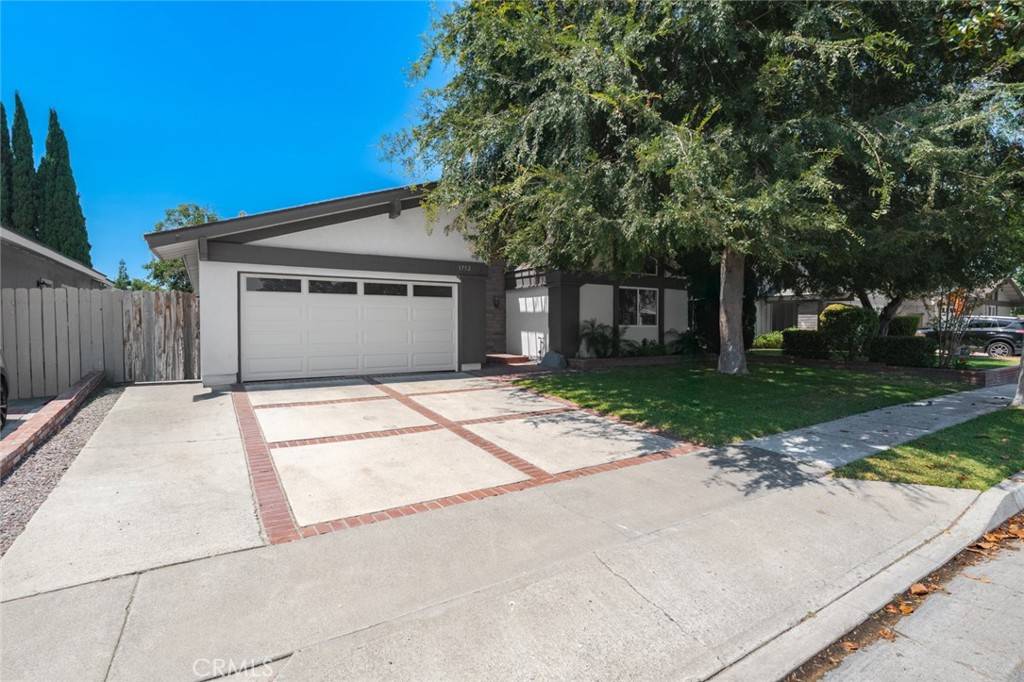 Tustin, CA 92780,1752 Green Meadow AVE