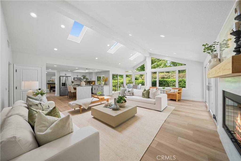 Irvine, CA 92603,12 Creekside