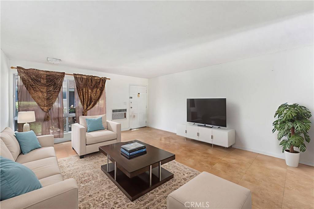 Tustin, CA 92780,14802 Newport AVE #18A