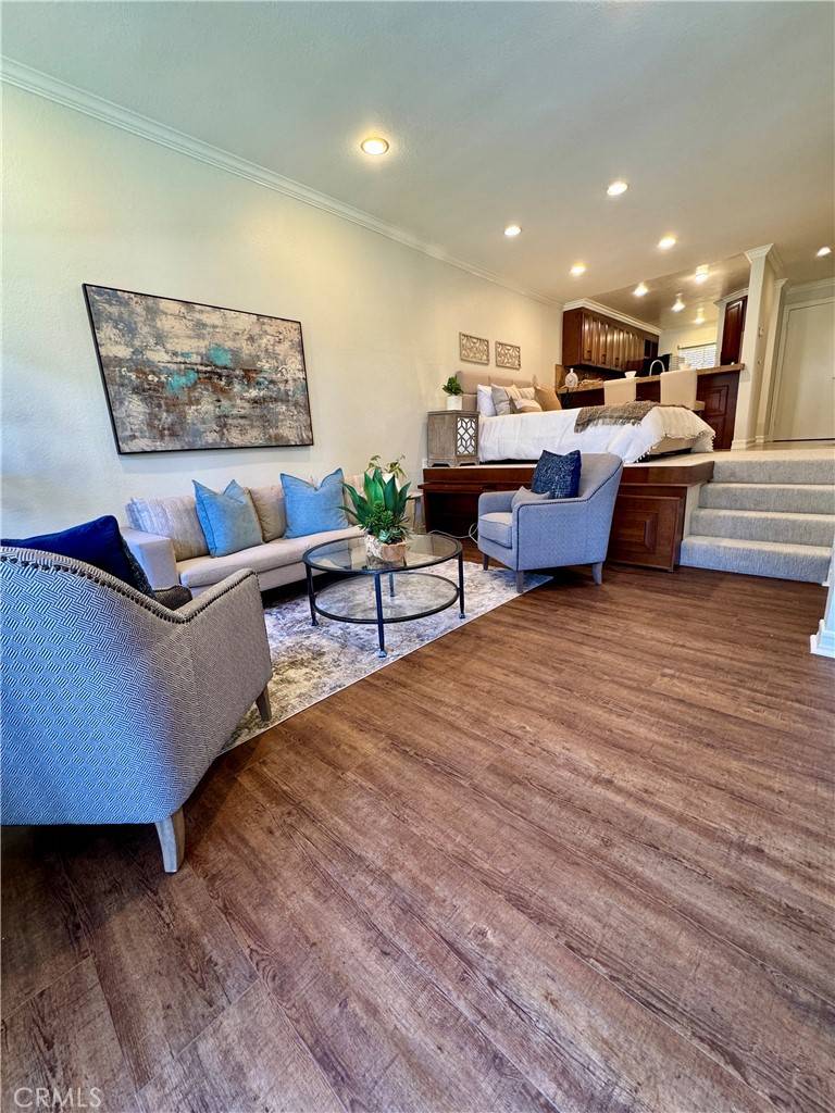 Long Beach, CA 90803,5104 Marina Pacifica DR S
