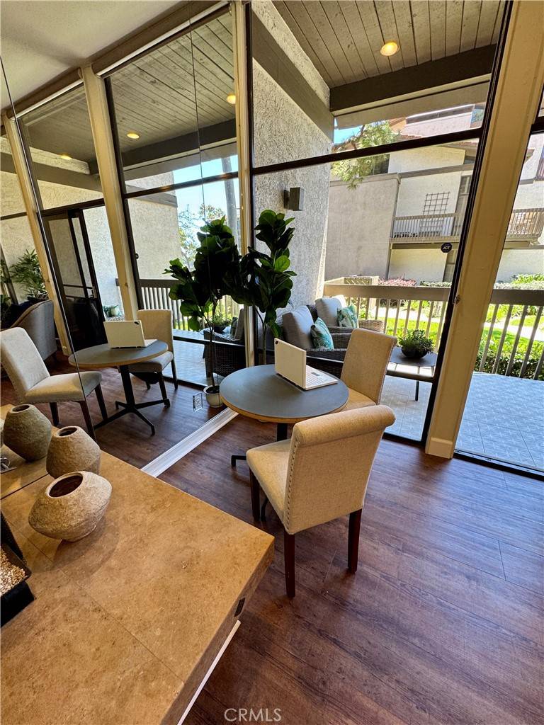 Long Beach, CA 90803,5104 Marina Pacifica DR S