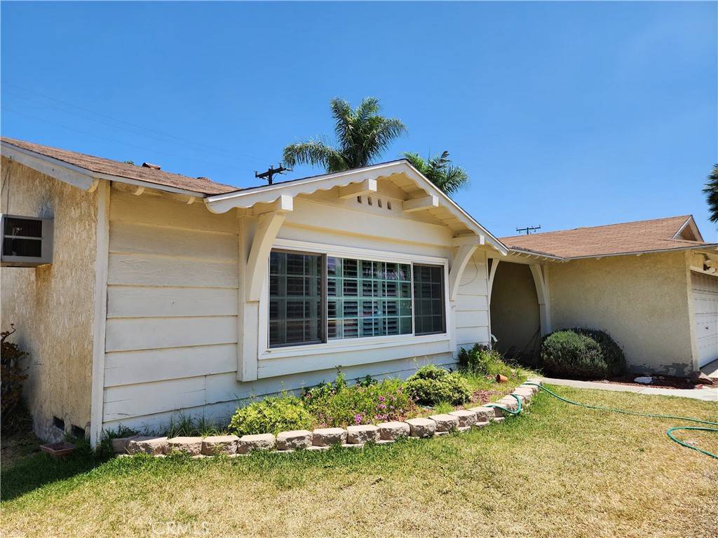 Anaheim, CA 92801,2677 W Russell Ave,