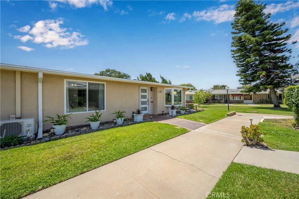Seal Beach, CA 90740,1360 Pelham RD #69G