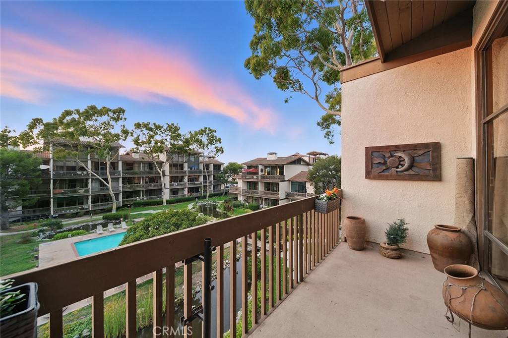 Long Beach, CA 90803,6315 Marina Pacifica DR S