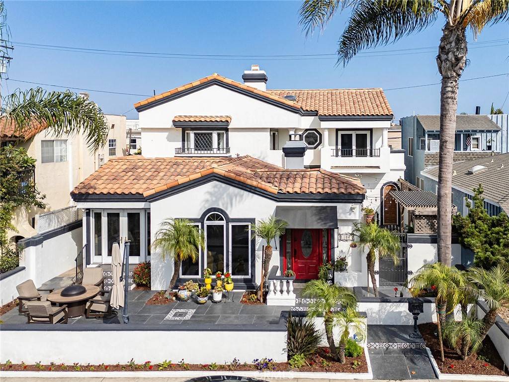 Long Beach, CA 90803,106 Claremont AVE
