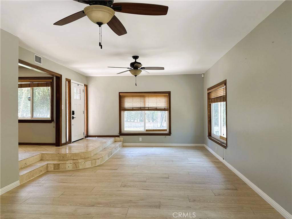 Santa Ana, CA 92705,12752 Barrett LN