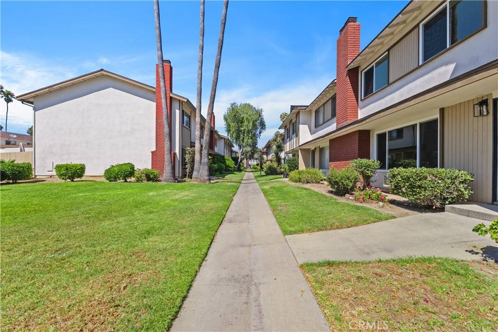 Tustin, CA 92780,1722 Mitchell AVE #123