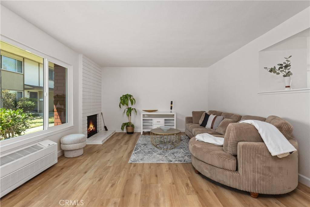 Tustin, CA 92780,1722 Mitchell AVE #123