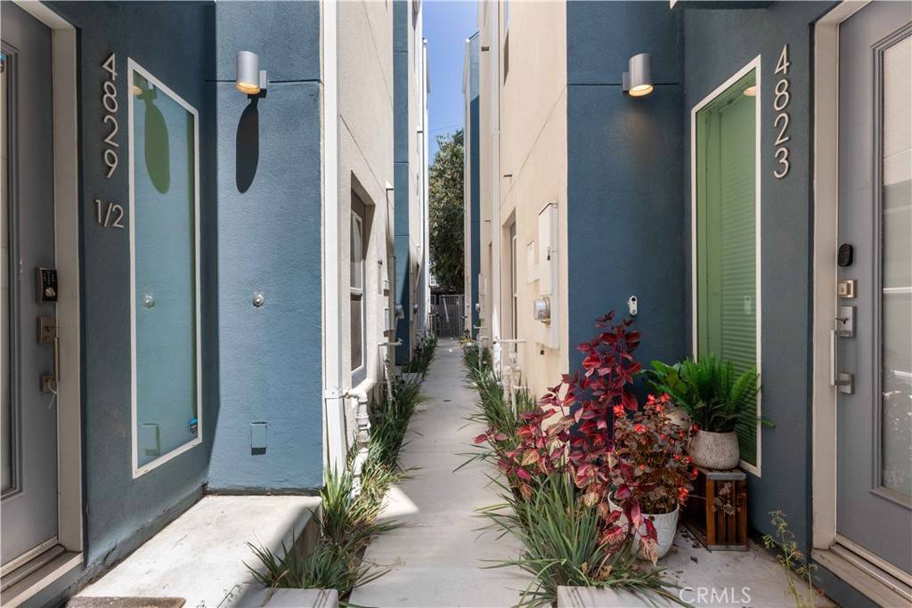 North Hollywood, CA 91601,4831 Craner AVE