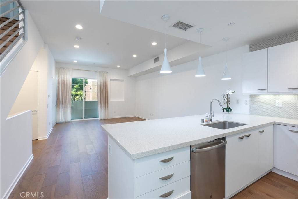 North Hollywood, CA 91601,4831 Craner AVE