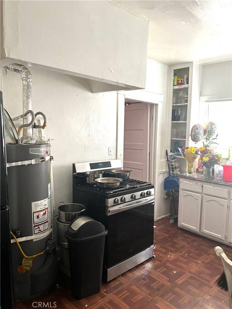 Los Angeles, CA 90011,146 E 45th ST