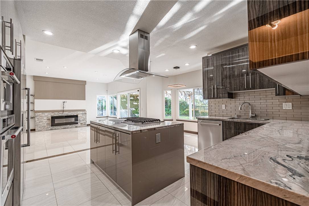 Glendale, CA 91206,3537 Foxglove RD