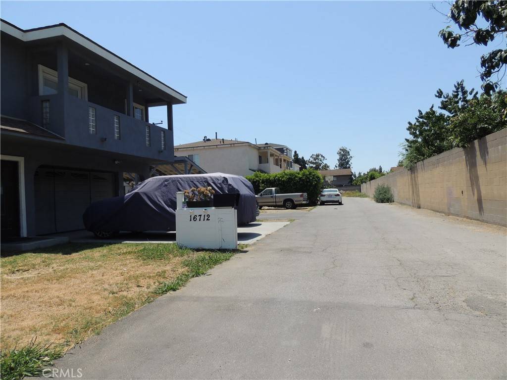 Artesia, CA 90703,16612 Elmcroft AVE