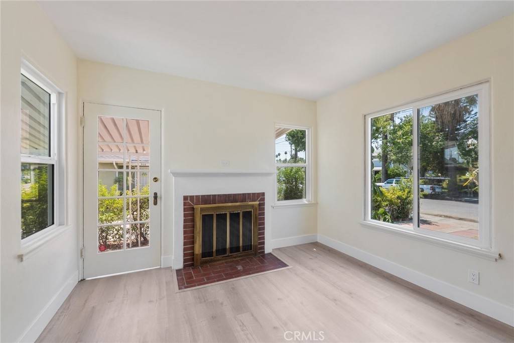 Redlands, CA 92374,932 6th ST