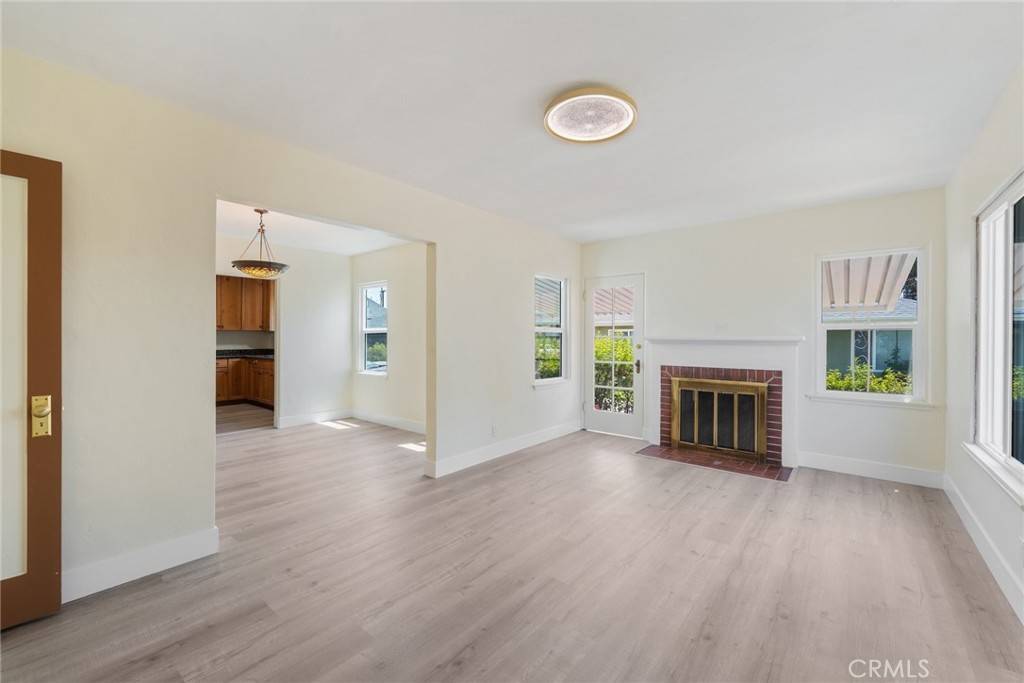 Redlands, CA 92374,932 6th ST