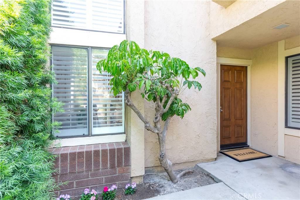 Fullerton, CA 92835,675 Colonial CIR
