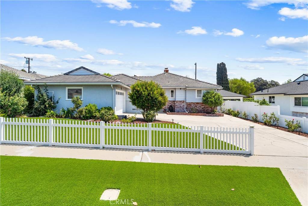 Fullerton, CA 92831,1106 Hollydale DR