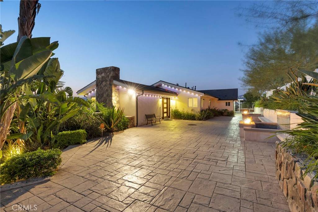Anaheim, CA 92808,109 S Eucalyptus DR