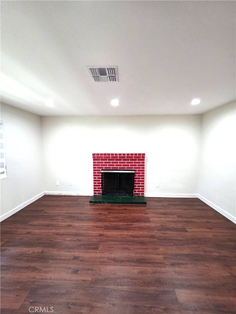 Tustin, CA 92780,182 Preble DR