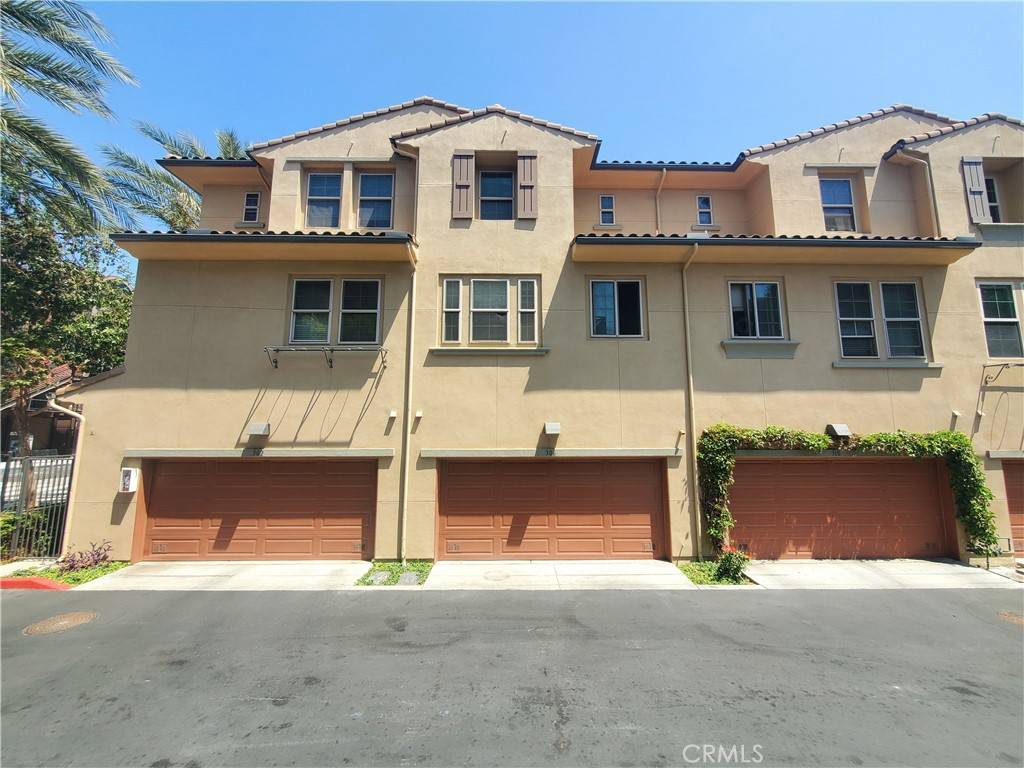 Fullerton, CA 92832,306 District CT