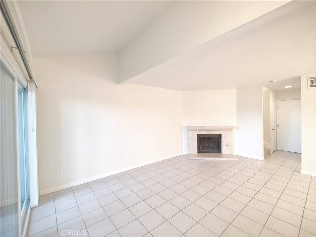 Ontario, CA 91764,1939 E Yale ST #17