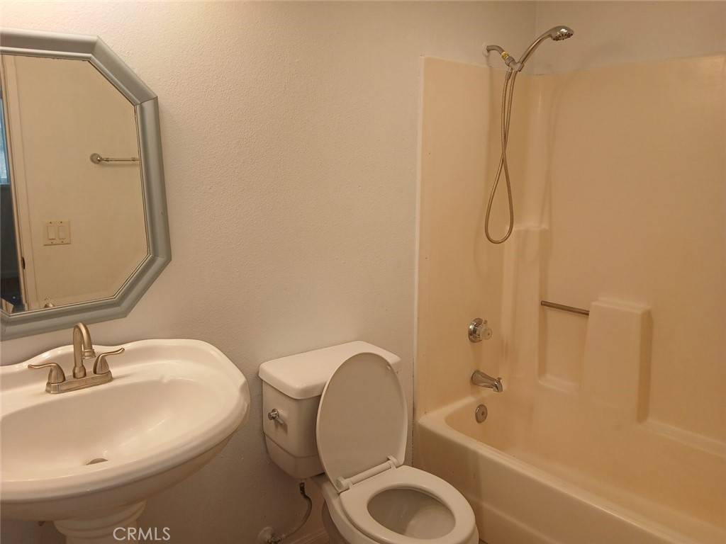 Hemet, CA 92544,40901 Reden CT